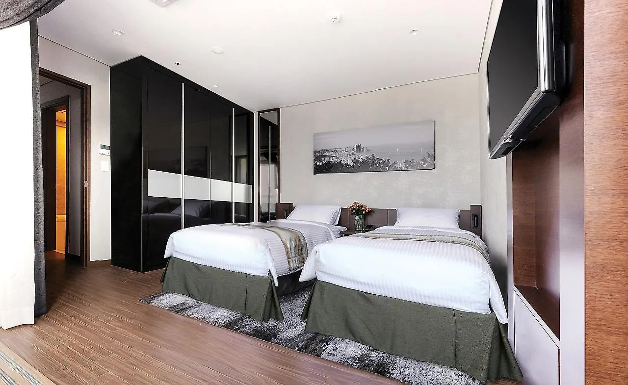 Felix By Stx Hotel And Suite Busan 4*,  South Korea