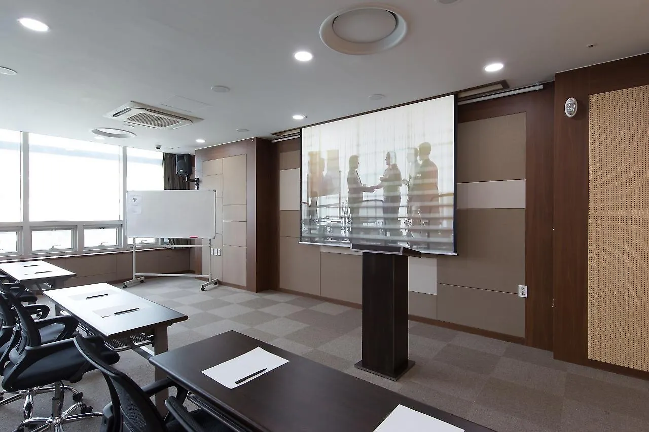 Felix By Stx Hotel And Suite Busan 4*,